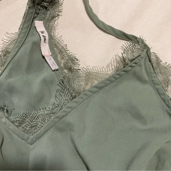 Mi Ami Olive Green Lace Trim RacerbackTank Top - Picture 7 of 7
